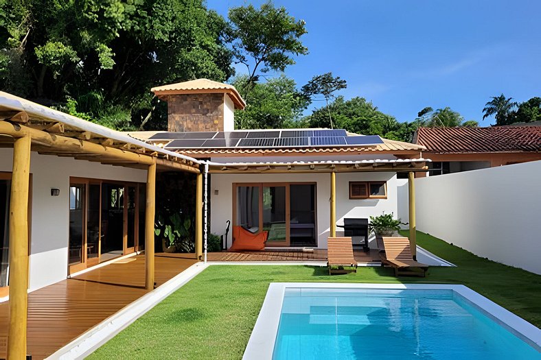 Heated pool with hydro and beach