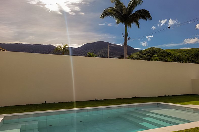 Heated pool with hydro and beach