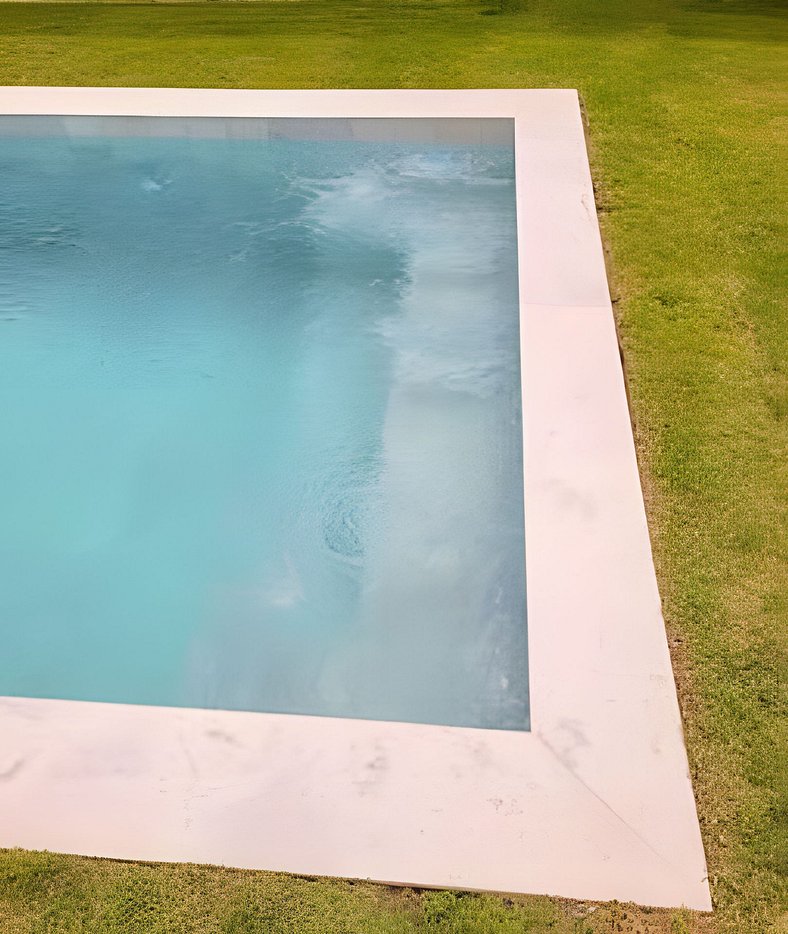 Heated pool with hydro and beach