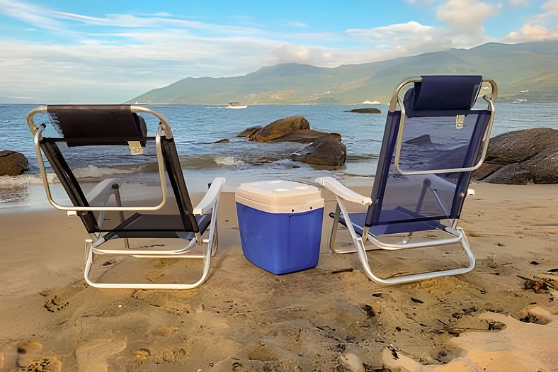 Heated pool with hydro and beach